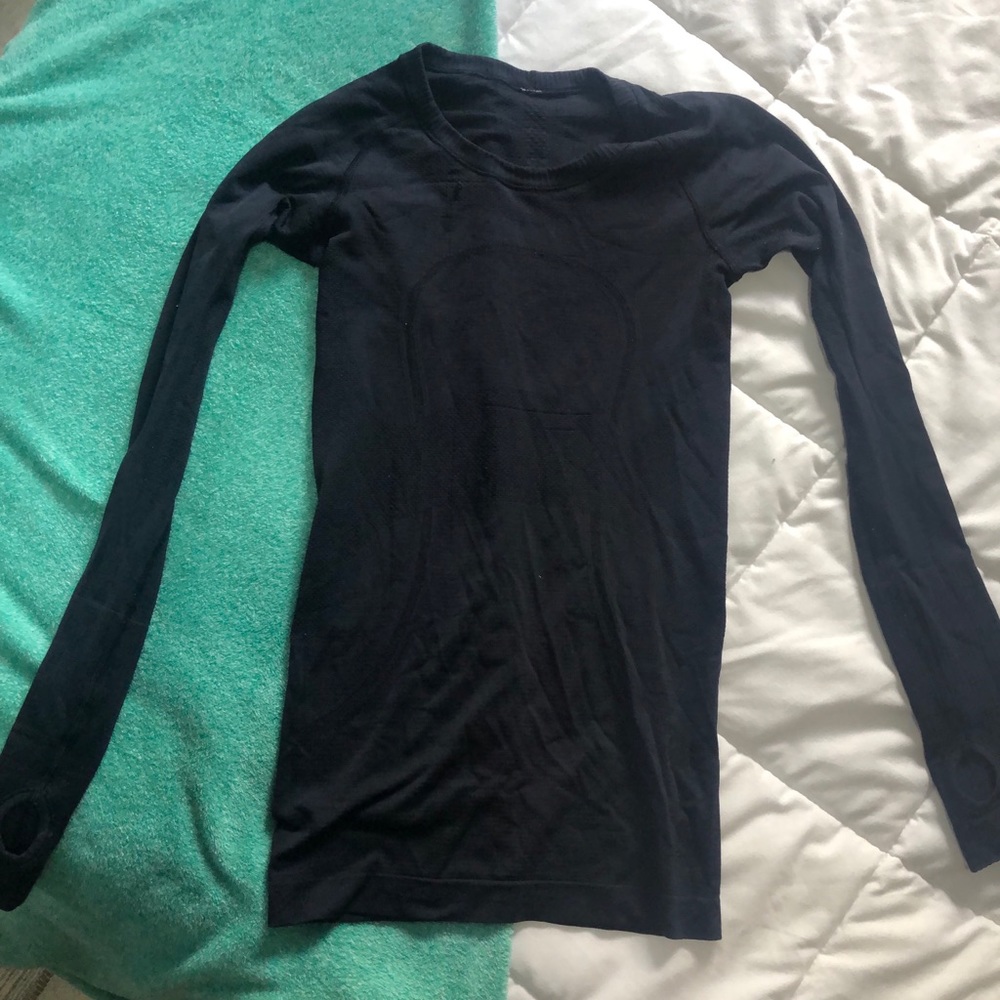 LULULEMON long sleeve top